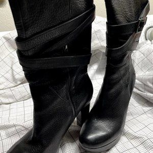 UGG Jardin Boot size 6